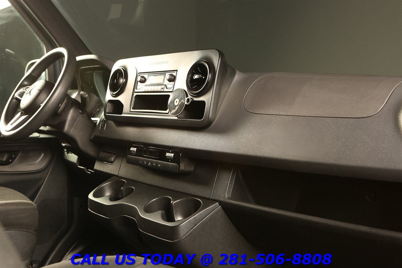 2019 Mercedes-Benz Sprinter 2019 2500 DIESEL CARGO VAN HIGH ROOF COMMERCIAL - Photo 17 - Houston, TX 77031
