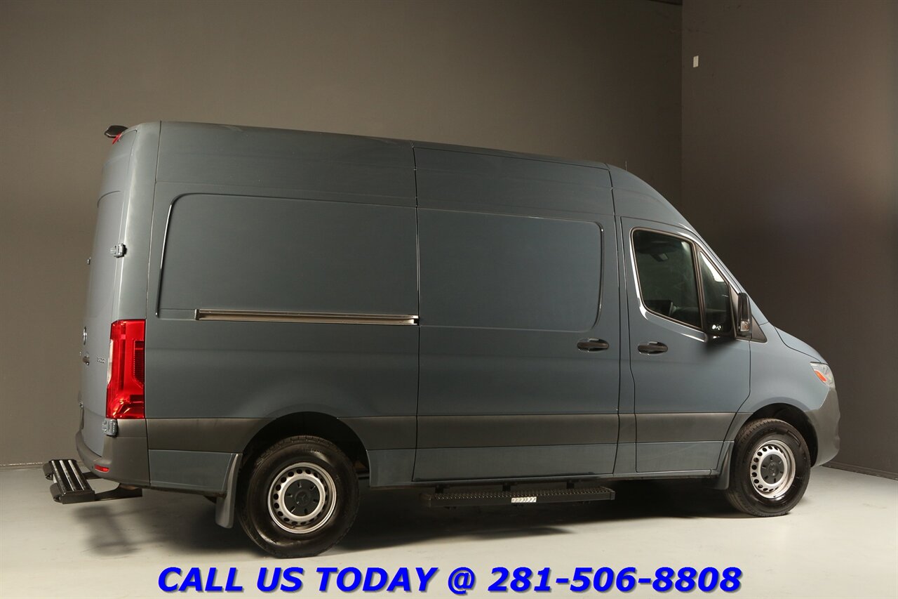 2019 Mercedes-Benz Sprinter 2019 2500 DIESEL CARGO VAN HIGH ROOF COMMERCIAL - Photo 5 - Houston, TX 77031