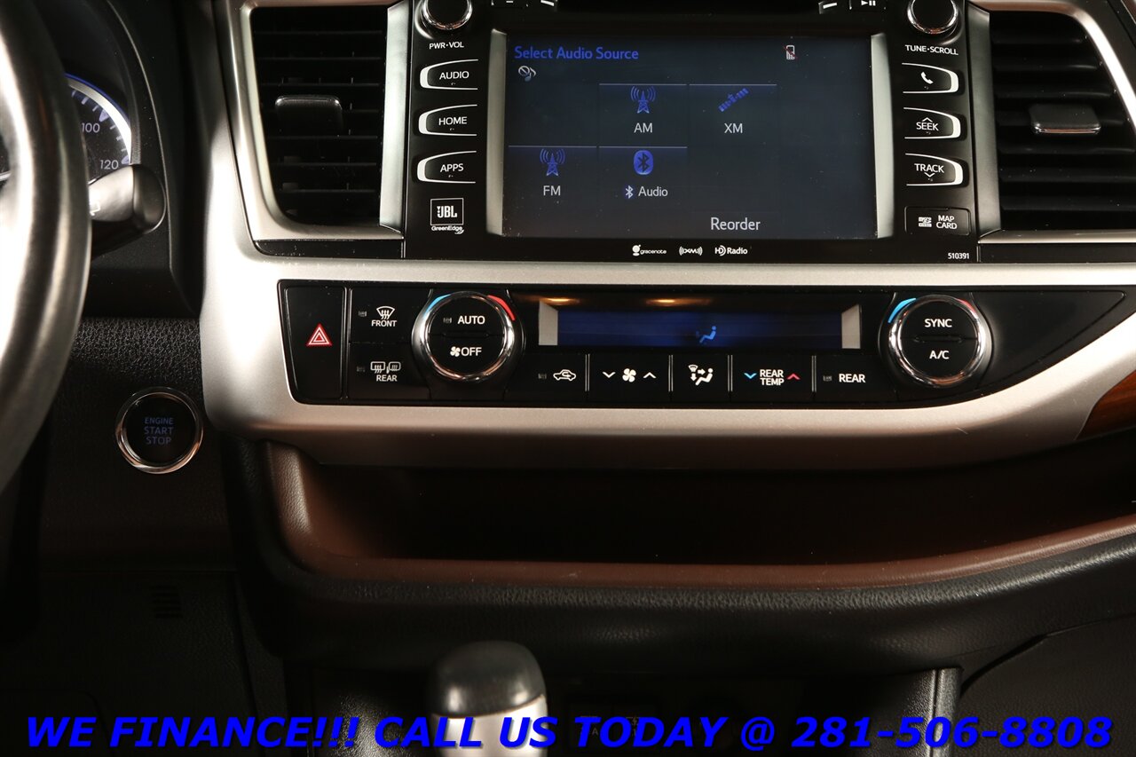 2019 Toyota Highlander 2019 Limited Platinum PANO BLIND 7PASS 23K   - Photo 16 - Houston, TX 77031