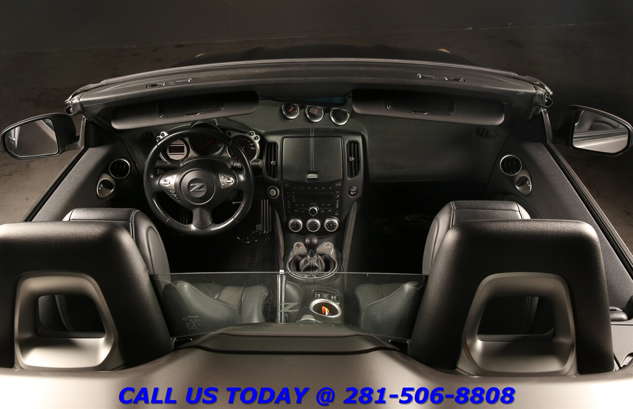 2010 Nissan 370Z 2010 Touring CONVERTIBLE MANUAL 6-SPEED 68K MLS - Photo 3 - Houston, TX 77031