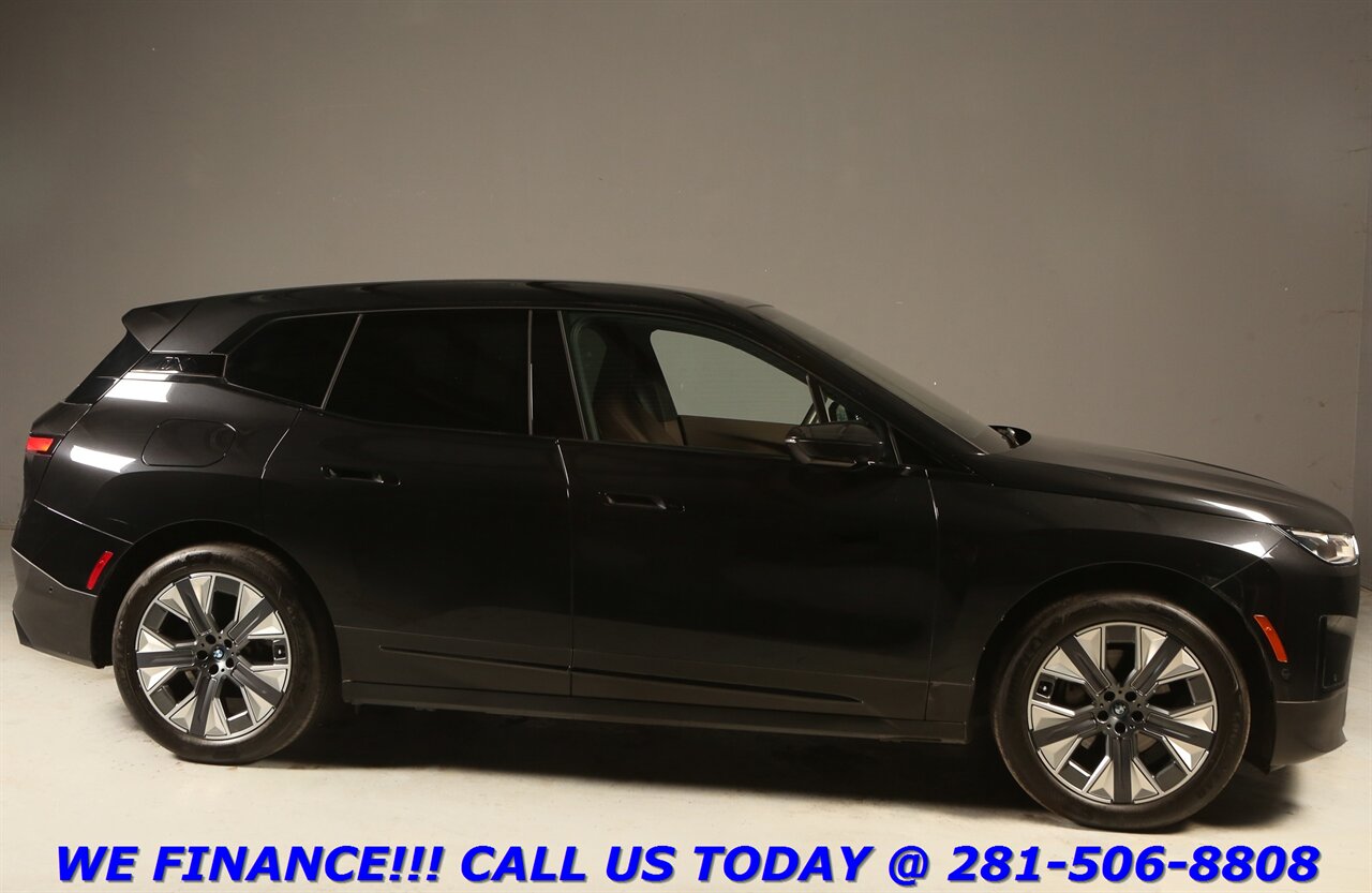 2023 BMW iX 2023 xDrive50 AWD NAV PANO BLIND HEATSEAT 30K MLS   - Photo 7 - Houston, TX 77031