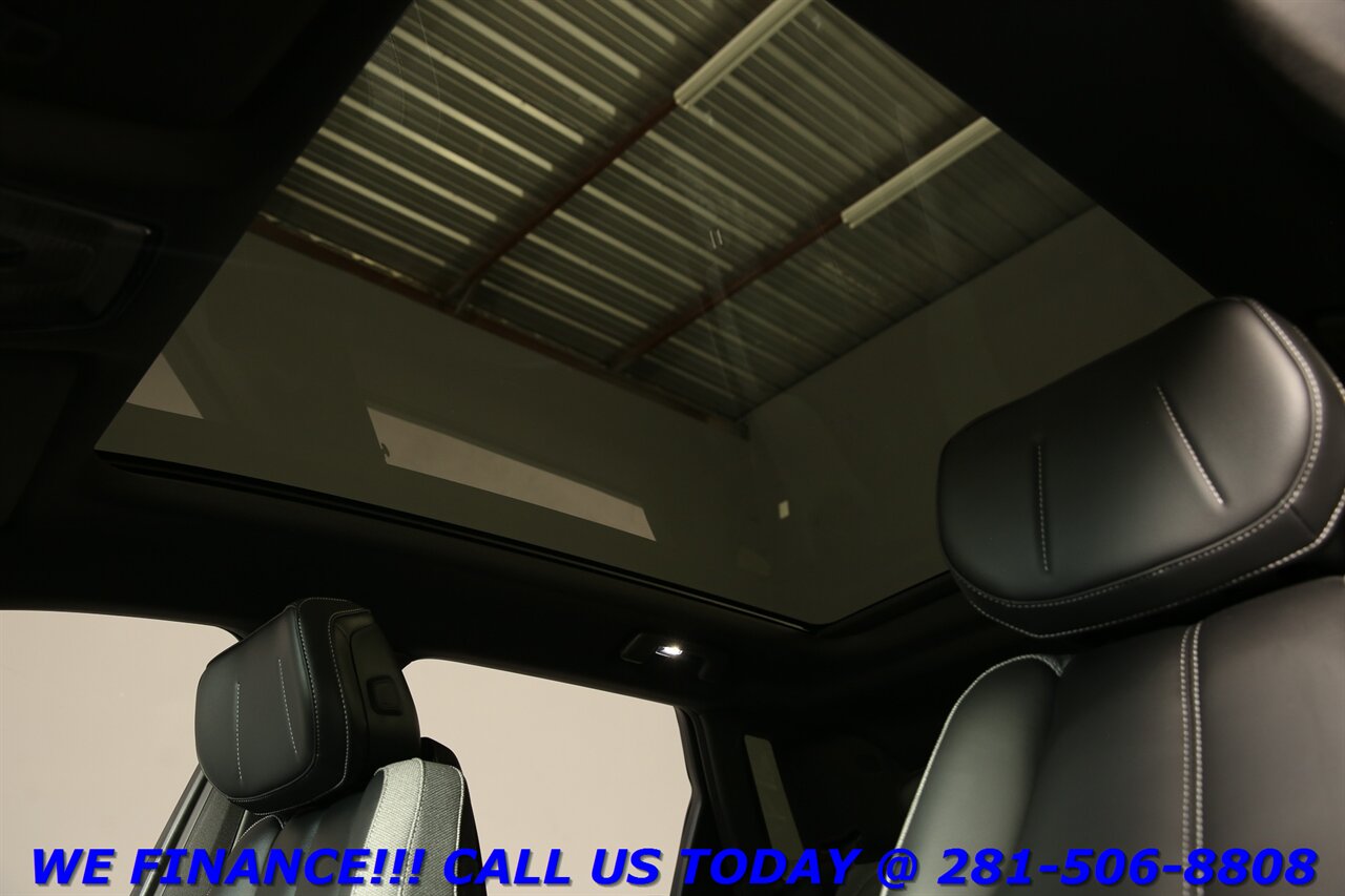 2024 Cadillac LYRIQ 2024 Tech CARPLAY PANO ADAPT-CRUISE BLIND 28K MLES   - Photo 12 - Houston, TX 77031