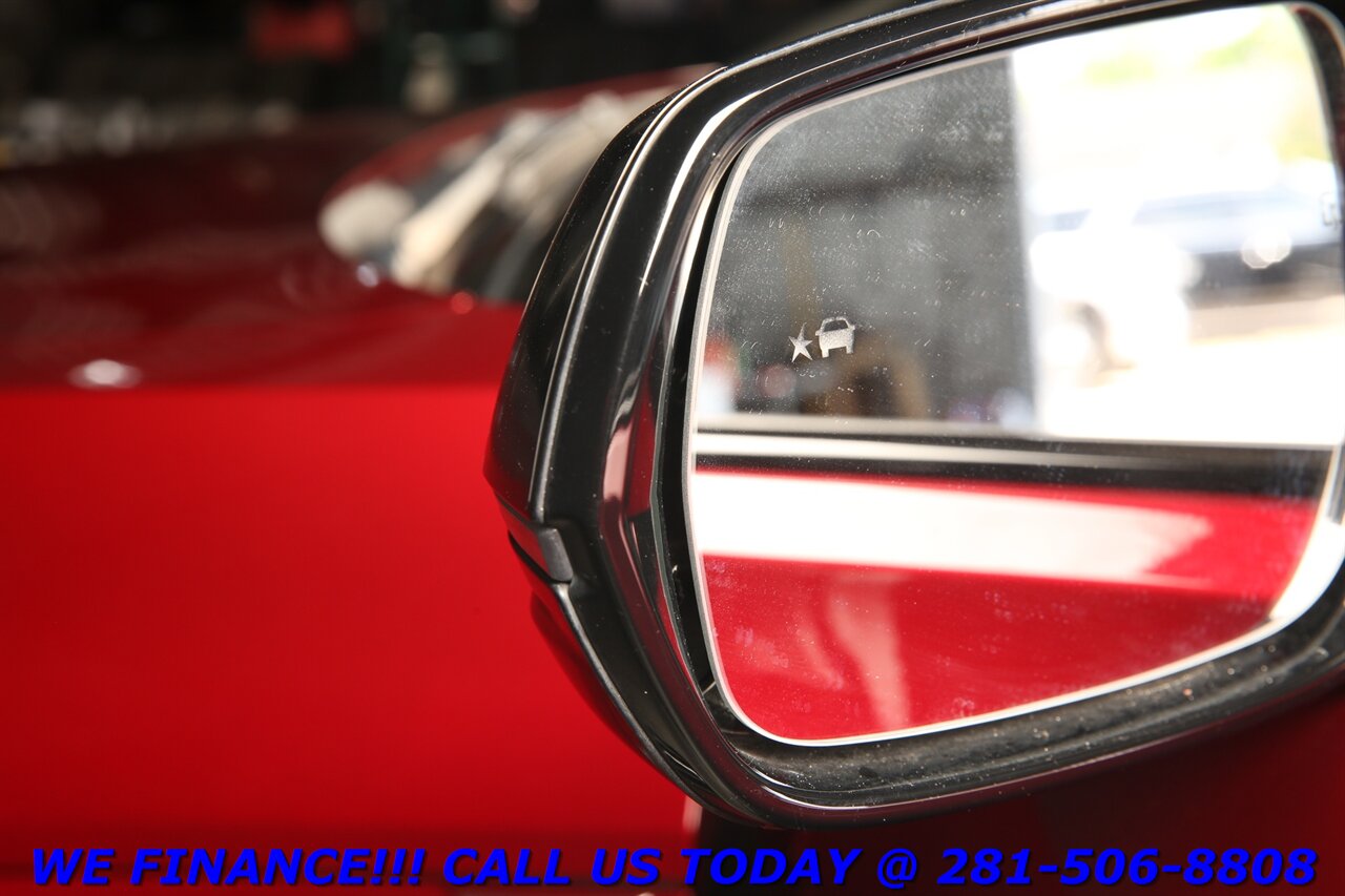 2024 Cadillac LYRIQ 2024 Tech CARPLAY PANO ADAPT-CRUISE BLIND 28K MLES   - Photo 30 - Houston, TX 77031