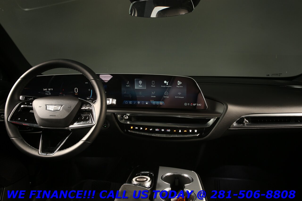 2024 Cadillac LYRIQ 2024 Tech CARPLAY PANO ADAPT-CRUISE BLIND 28K MLES   - Photo 3 - Houston, TX 77031