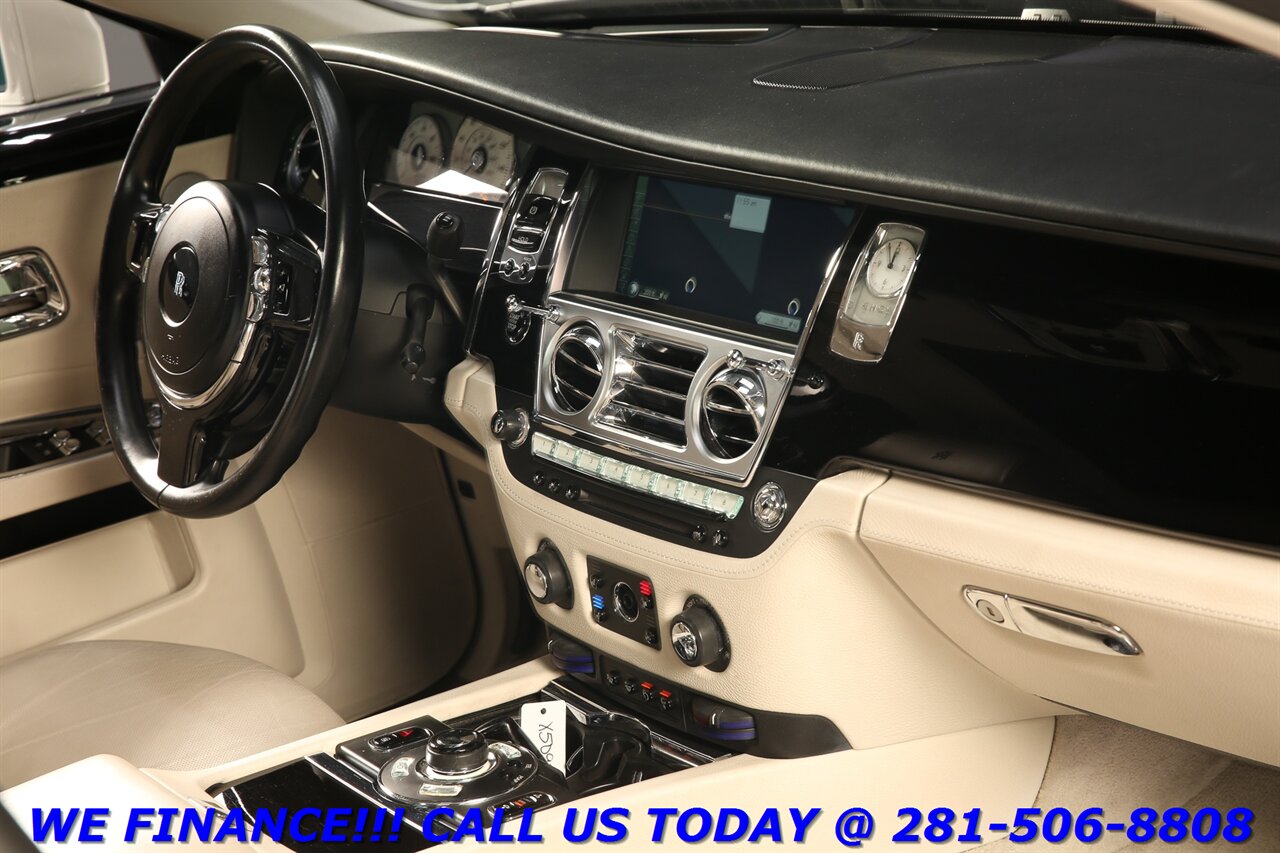 2012 Rolls-Royce Ghost 2012 6.6L V12 NAV HUD PANO DVD 248K MSRP 45K MLS - Photo 19 - Houston, TX 77031