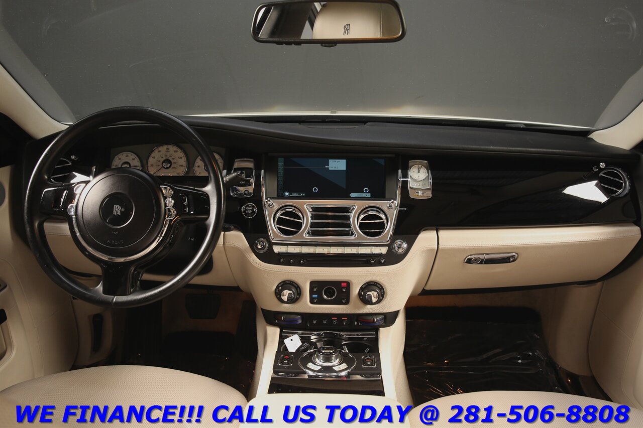 2012 Rolls-Royce Ghost 2012 6.6L V12 NAV HUD PANO DVD 248K MSRP 45K MLS - Photo 4 - Houston, TX 77031