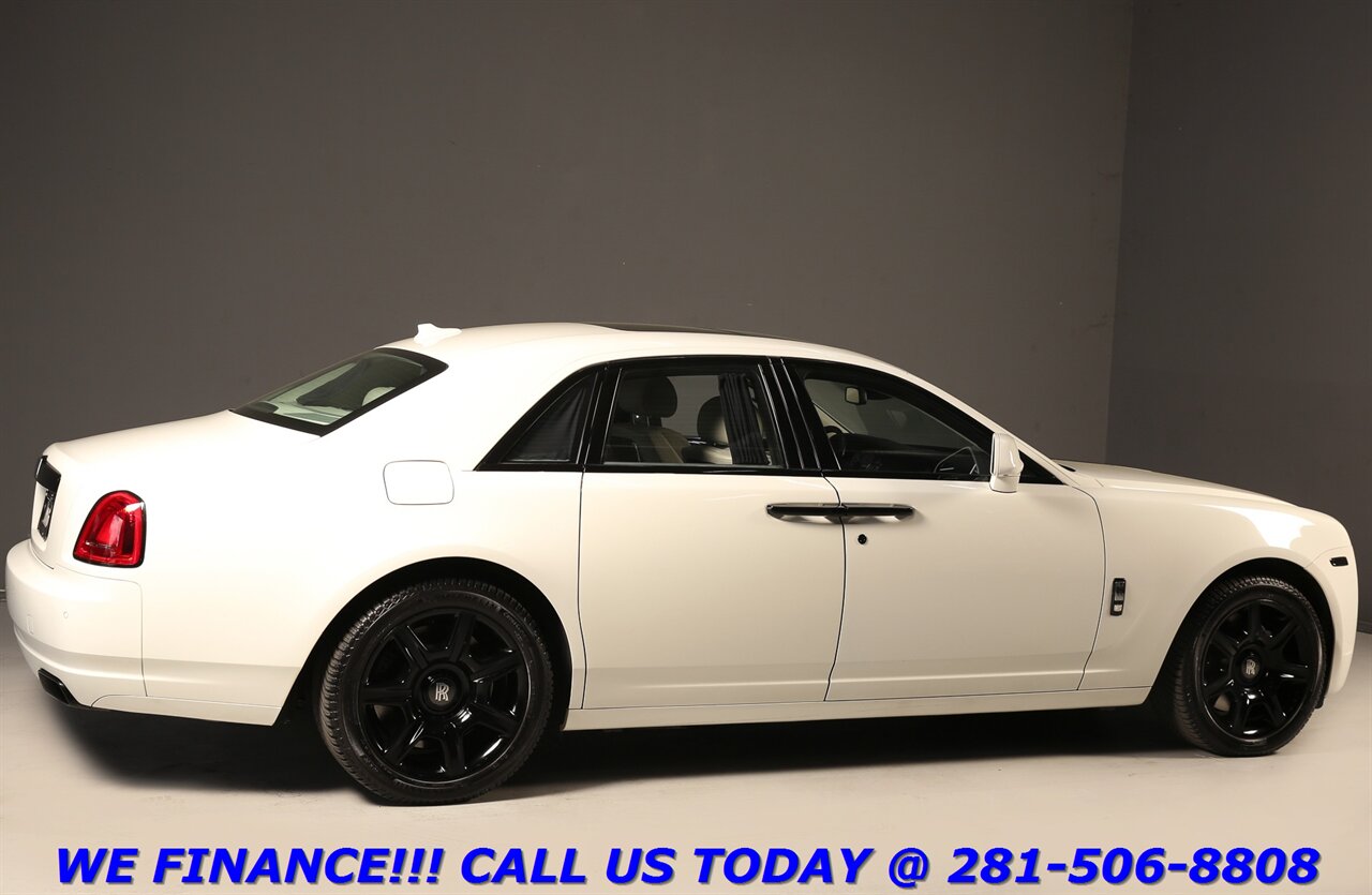 2012 Rolls-Royce Ghost 2012 6.6L V12 NAV HUD PANO DVD 248K MSRP 45K MLS - Photo 7 - Houston, TX 77031