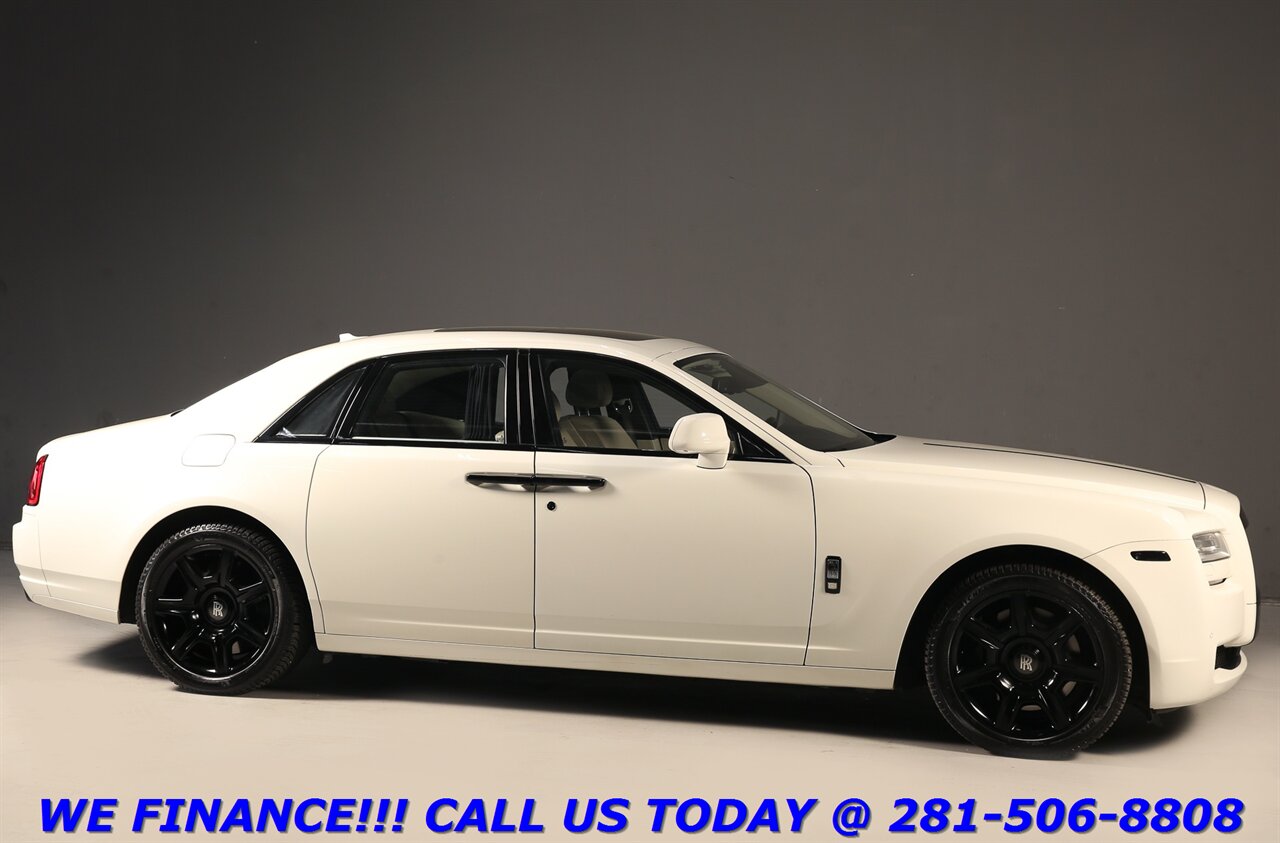 2012 Rolls-Royce Ghost 2012 6.6L V12 NAV HUD PANO DVD 248K MSRP 45K MLS - Photo 8 - Houston, TX 77031