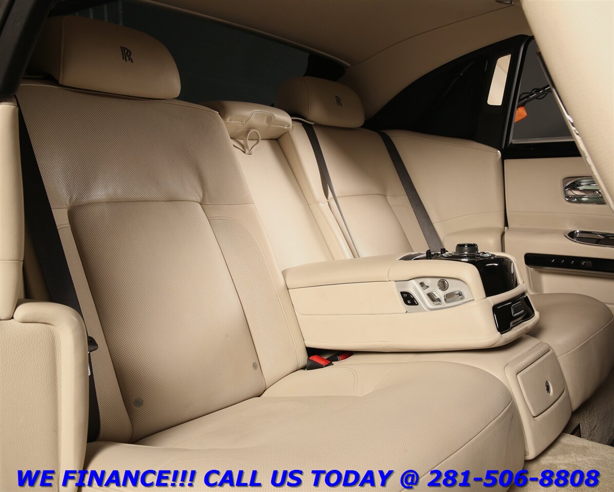 2012 Rolls-Royce Ghost 2012 6.6L V12 NAV HUD PANO DVD 248K MSRP 45K MLS - Photo 23 - Houston, TX 77031