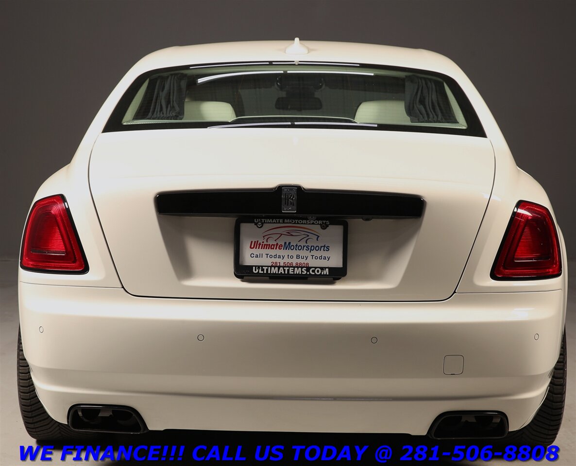 2012 Rolls-Royce Ghost 2012 6.6L V12 NAV HUD PANO DVD 248K MSRP 45K MLS - Photo 6 - Houston, TX 77031