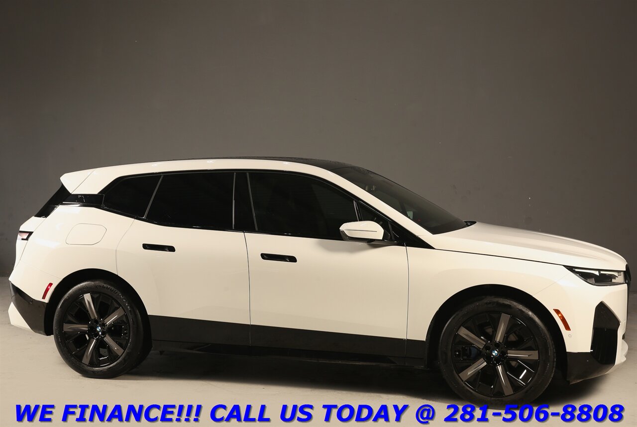 2025 BMW iX 2025 xDrive50 AWD SPORT HUD PANO DRV-ASST 17K MLS - Photo 7 - Houston, TX 77031