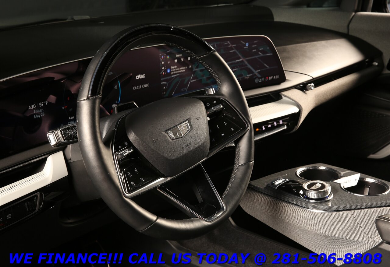 2025 Cadillac OPTIQ 2025 Sport AWD NAV PANO ADAPT BLIND 7K MILES!! - Photo 11 - Houston, TX 77031