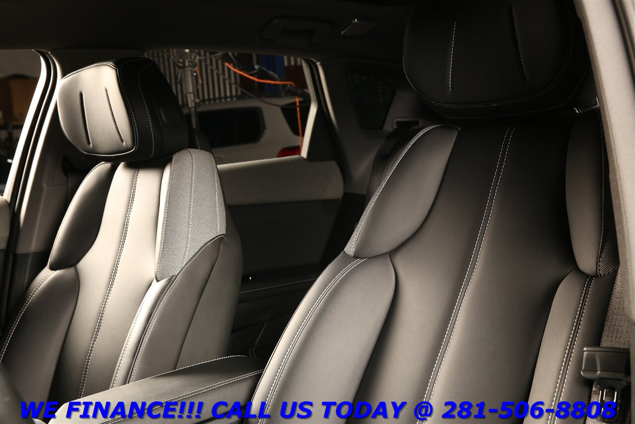2025 Cadillac OPTIQ 2025 Sport AWD NAV PANO ADAPT BLIND 7K MILES!! - Photo 13 - Houston, TX 77031