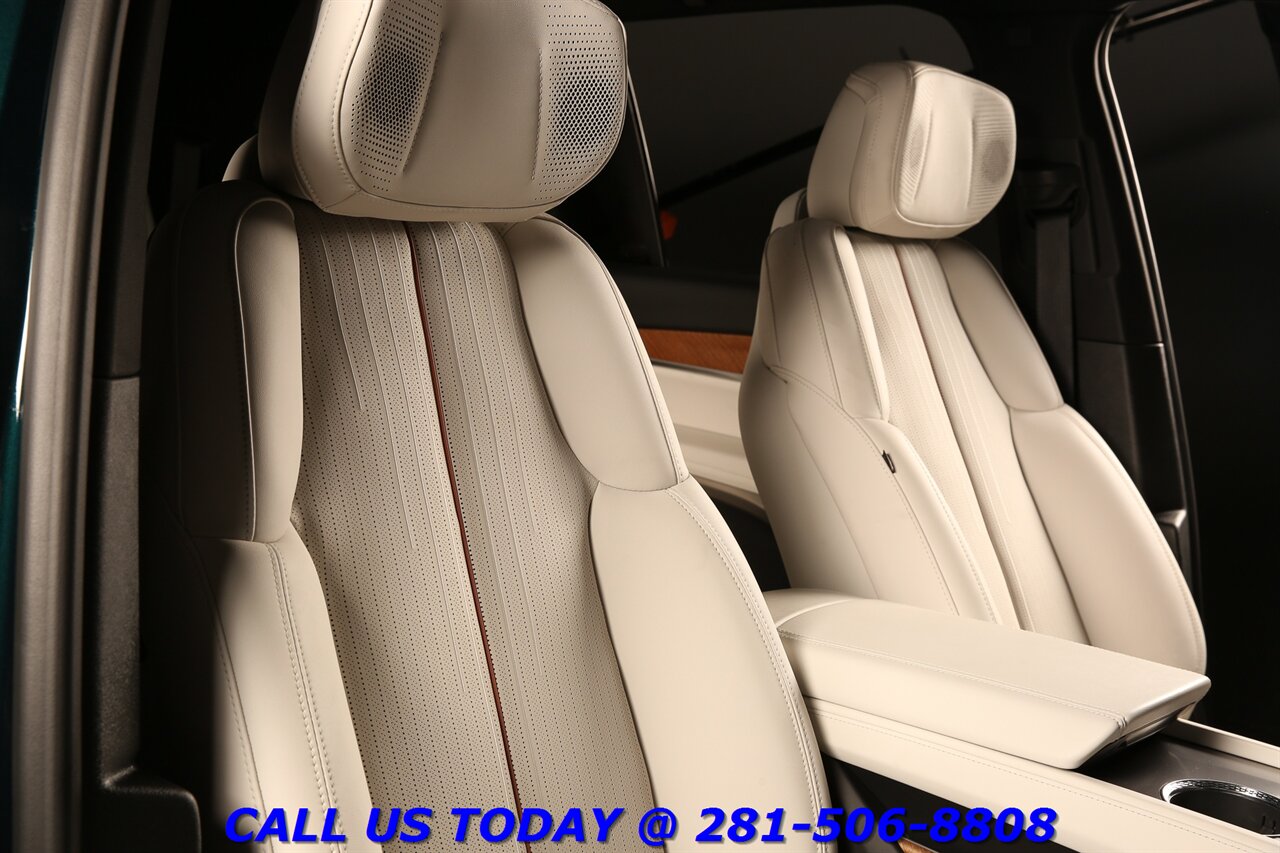 2026 Cadillac VISTIQ 2026 Luxury AWD NAV PANO SUPERCRUISE 6PASS 1K Mi   - Photo 20 - Houston, TX 77031