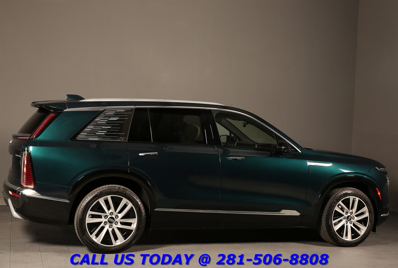2026 Cadillac VISTIQ 2026 Luxury AWD NAV PANO SUPERCRUISE 6PASS 1K Mi   - Photo 6 - Houston, TX 77031