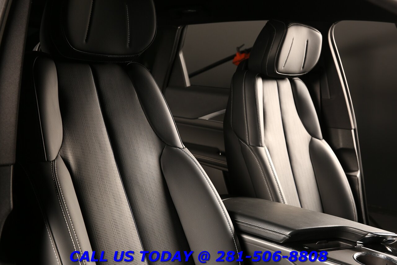 2024 Cadillac LYRIQ 2024 Sport NAV CARPLAY PANO SELFADAPTCRUISE 11K Mi - Photo 20 - Houston, TX 77031
