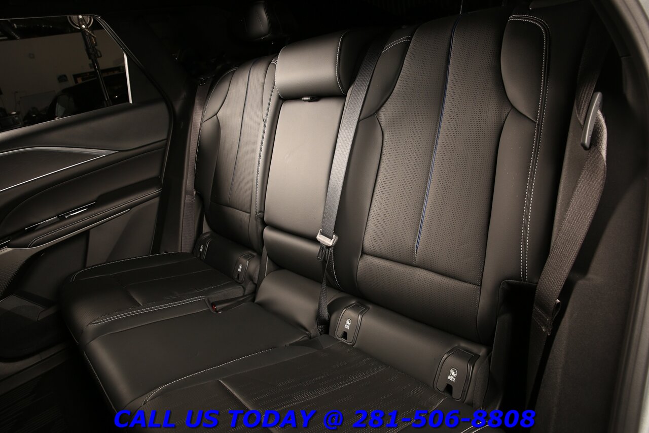 2024 Cadillac LYRIQ 2024 Sport NAV CARPLAY PANO SELFADAPTCRUISE 11K Mi - Photo 22 - Houston, TX 77031