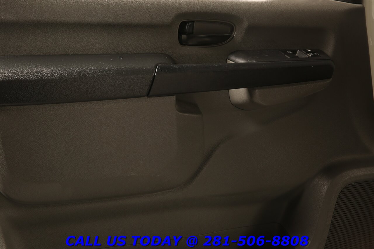 2017 Nissan NV 2017 NV 3500 SV TECH 12-PASS NAV CAMERA 21K Mi - Photo 10 - Houston, TX 77031