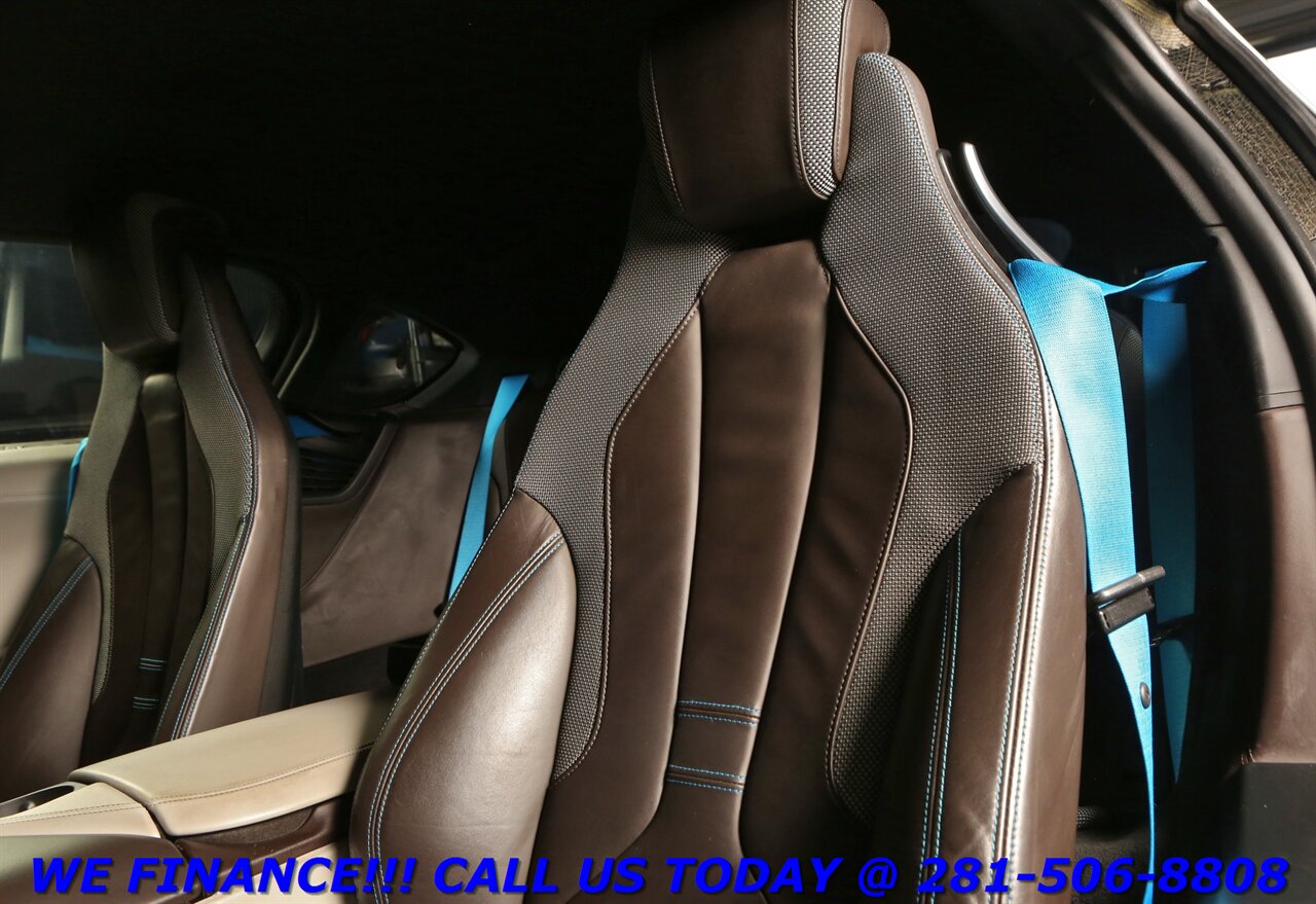 2019 BMW i8 2019 TERA WORLD AWD PLUG-IN HYBRID BLIND 34K MLS   - Photo 12 - Houston, TX 77031