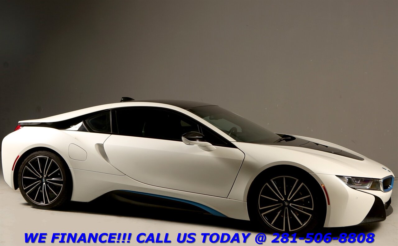 2019 BMW i8 2019 TERA WORLD AWD PLUG-IN HYBRID BLIND 34K MLS   - Photo 8 - Houston, TX 77031
