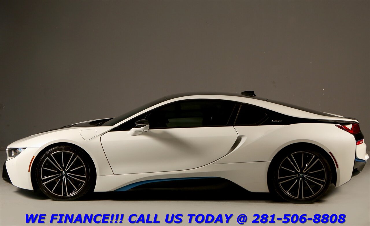 2019 BMW i8 2019 TERA WORLD AWD PLUG-IN HYBRID BLIND 34K MLS   - Photo 4 - Houston, TX 77031