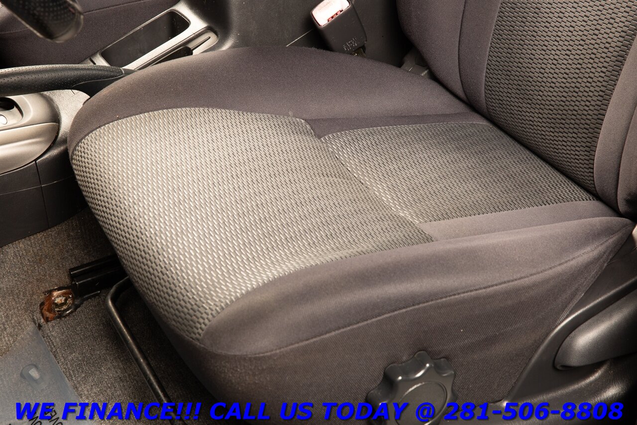 2004 Toyota RAV4 2004 AUTO CRUISE 16 "ALLOY ROOF RACK - Photo 13 - Houston, TX 77031