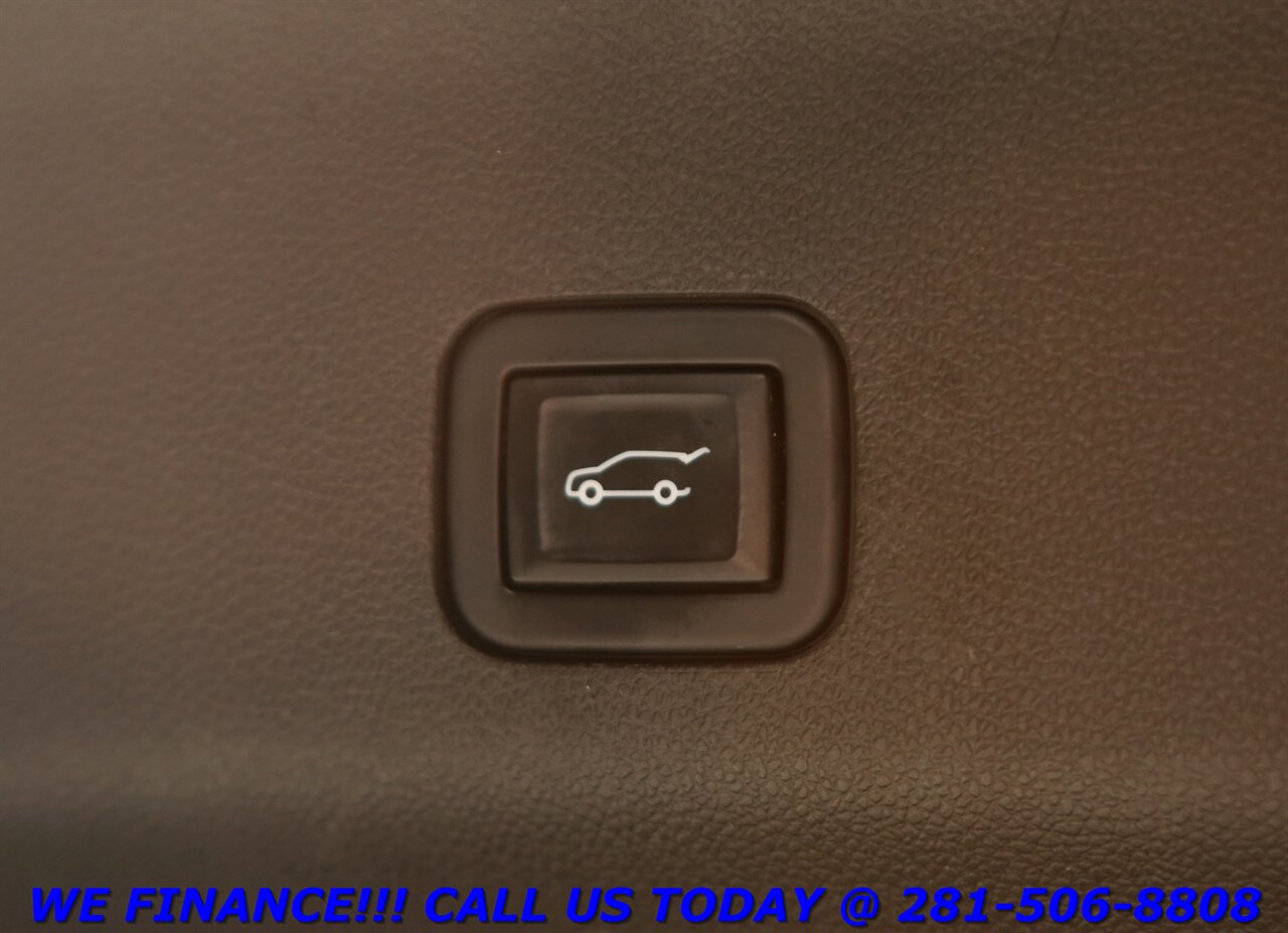 2022 Chevrolet Suburban 2022 LT CARPLAY ADAPT CRUISE CAMERA 8PASS 73K   - Photo 28 - Houston, TX 77031