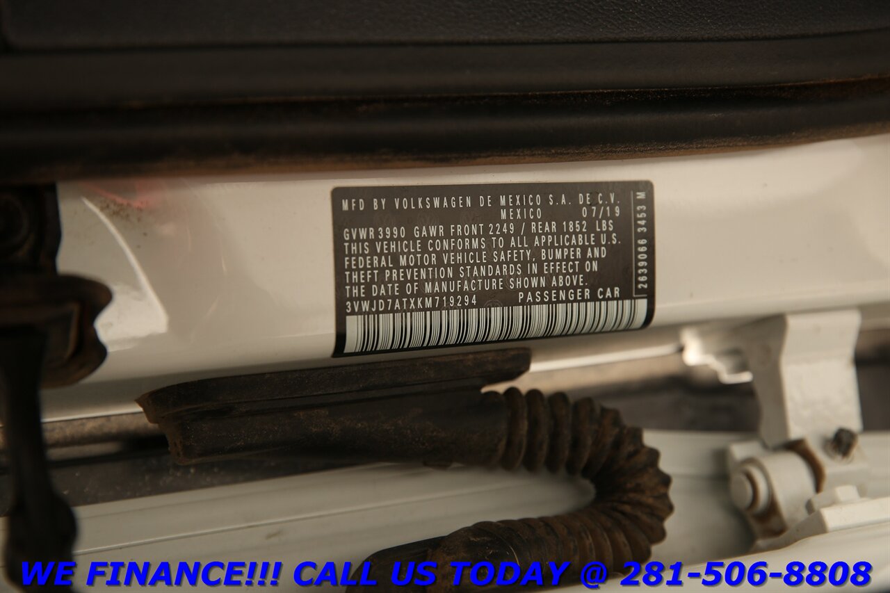 2019 Volkswagen Beetle 2019 2.0T SE SUN LEATHER BLIND HEATSEAT 14K MLS   - Photo 27 - Houston, TX 77031