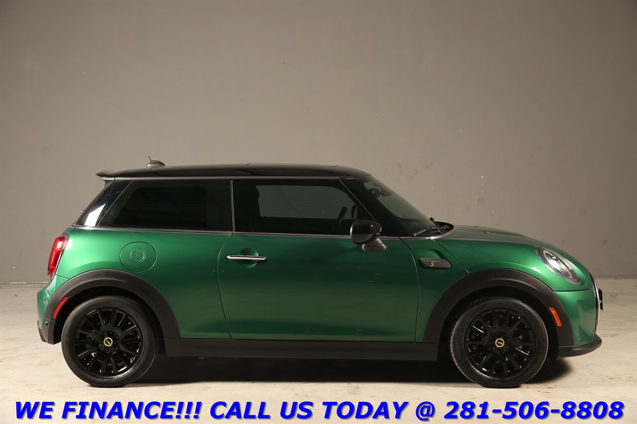 2023 MINI Cooper 2023 SE SIGNATURE NAV PANO SPORT LANE HARMAN 21 ML   - Photo 29 - Houston, TX 77031