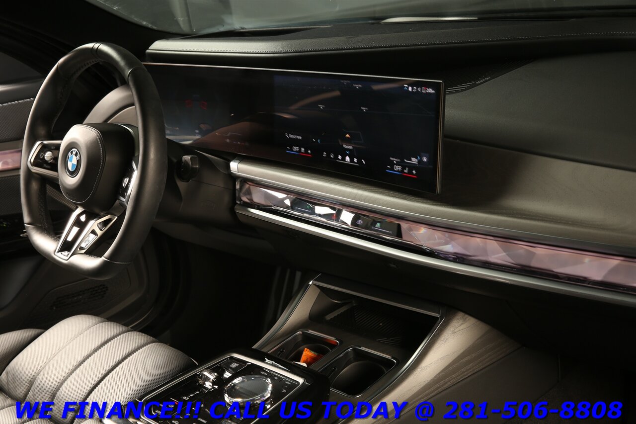 2024 BMW 2024 760i xDrive M-SPORT PREM EXEC THEATER SKY 5Mi - Photo 19 - Houston, TX 77031