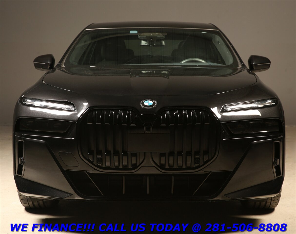 2024 BMW 2024 760i xDrive M-SPORT PREM EXEC THEATER SKY 5Mi - Photo 8 - Houston, TX 77031