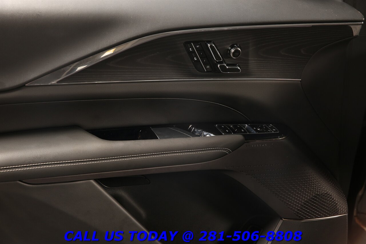 2024 Cadillac LYRIQ 2024 Sport AWD 500HP NAV PANO ADAPTCRUISE 8K Mi   - Photo 8 - Houston, TX 77031