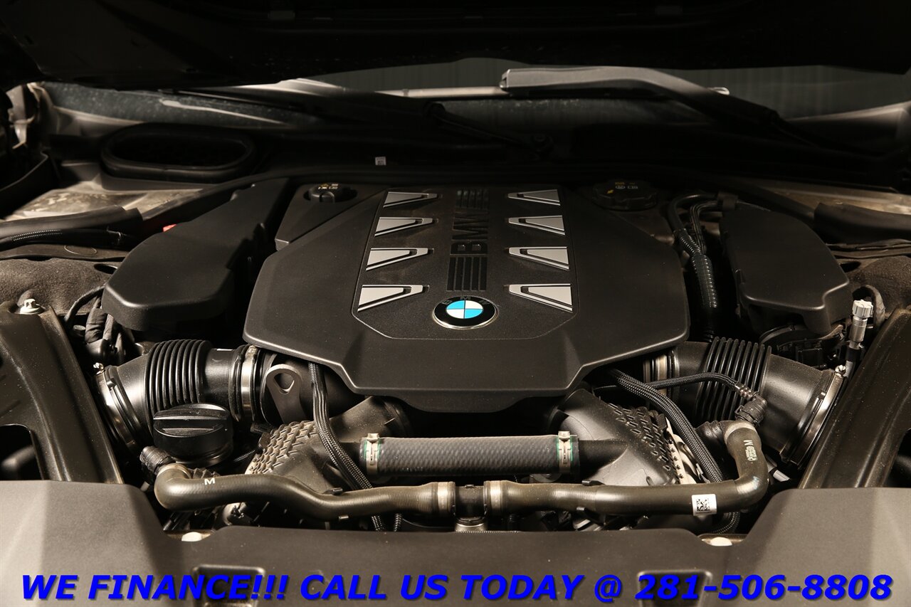 2023 BMW 2023 760i xDrive M-Sport AWD NAV HUD PANO 21K MLS   - Photo 25 - Houston, TX 77031