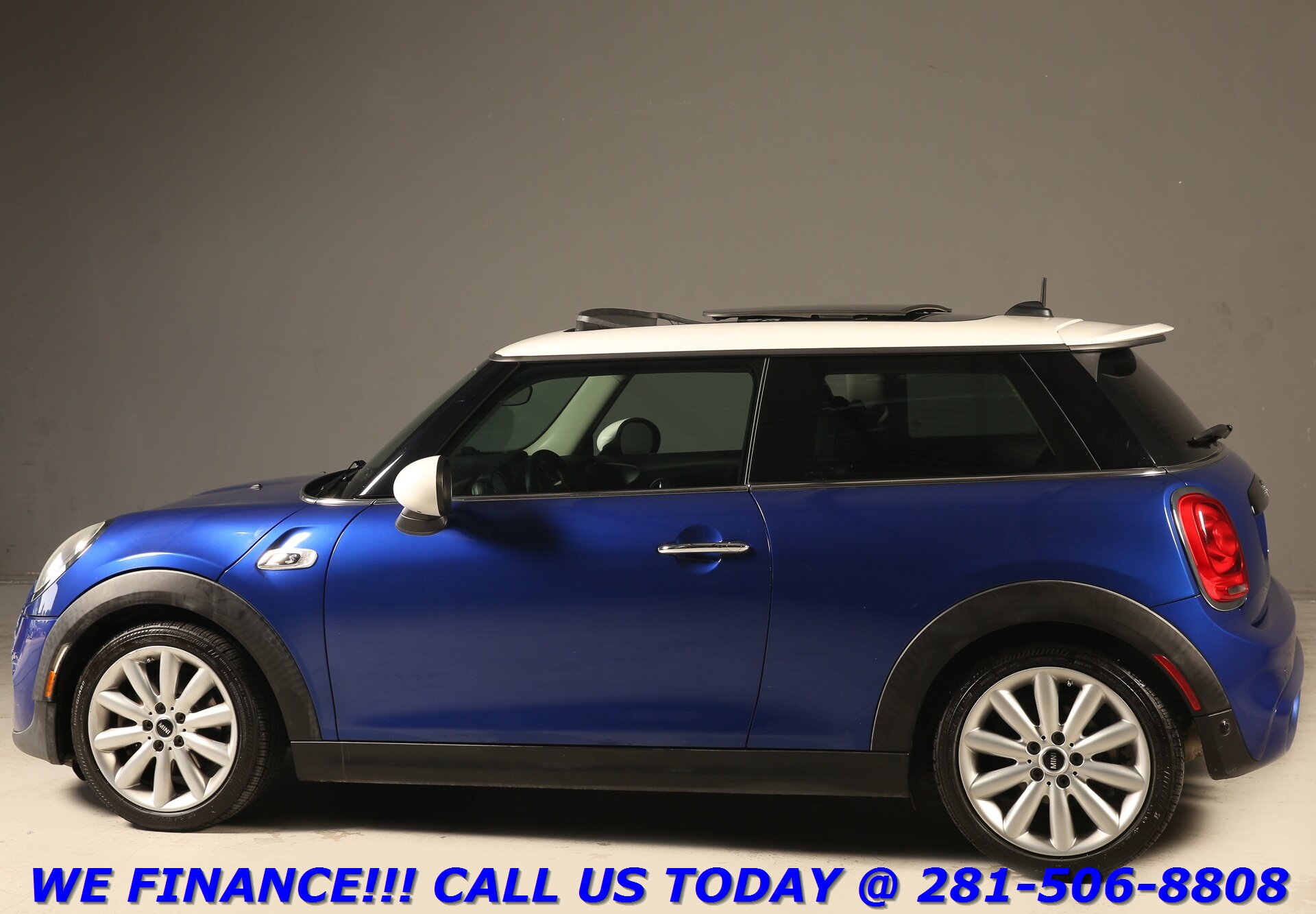 2019 MINI Hardtop Cooper S Signature's photo