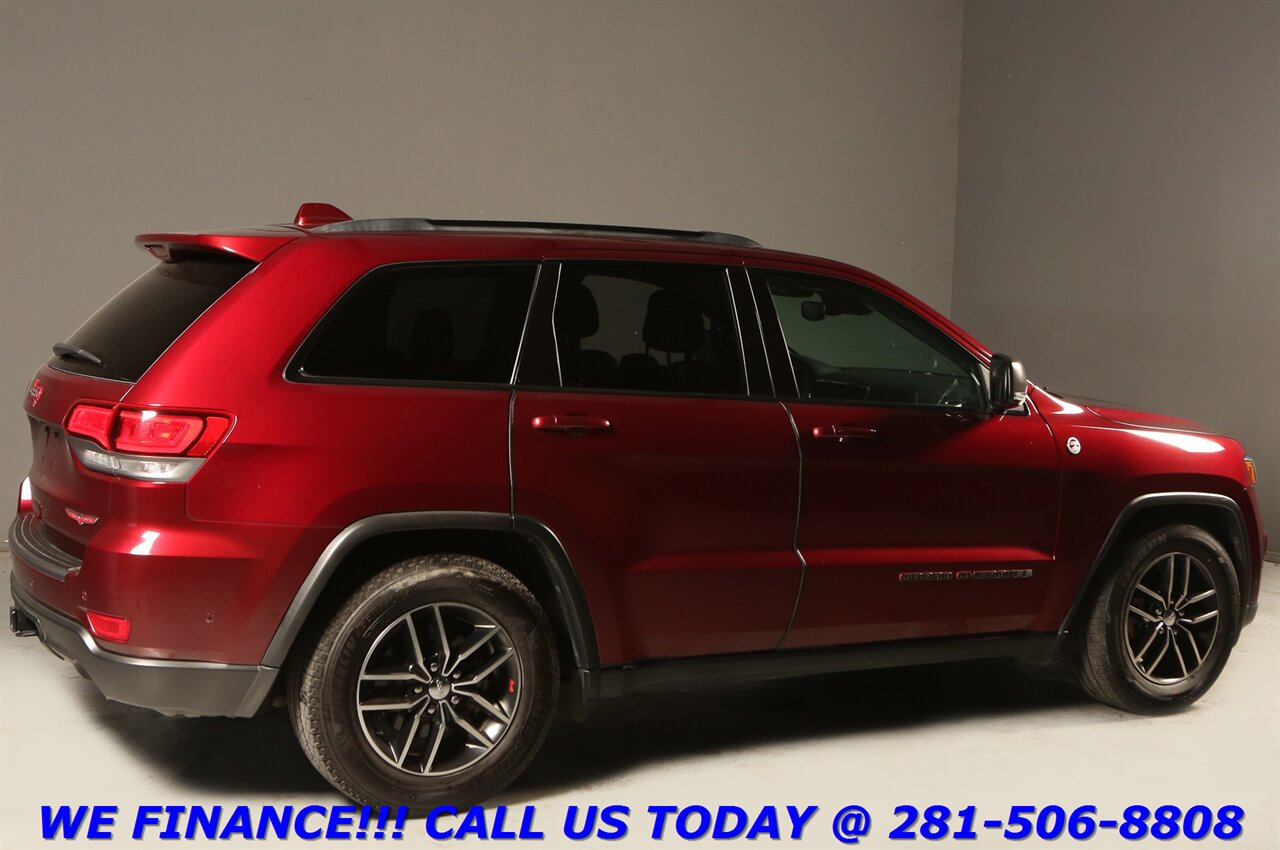 2018 Jeep Grand Cherokee 2018 Trailhawk 4x4 NAV PANO ADAPTCRUISE LUX CARPLY - Photo 6 - Houston, TX 77031