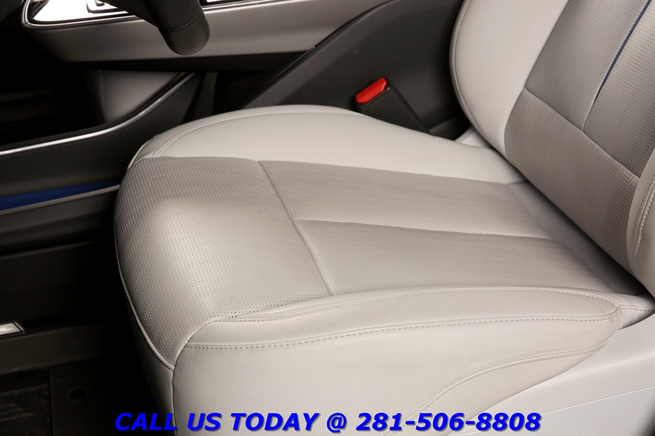 2024 Cadillac LYRIQ 2024 Sport NAV PANO CARPLAY CAM SELF-CRUISE 29K Mi - Photo 14 - Houston, TX 77031