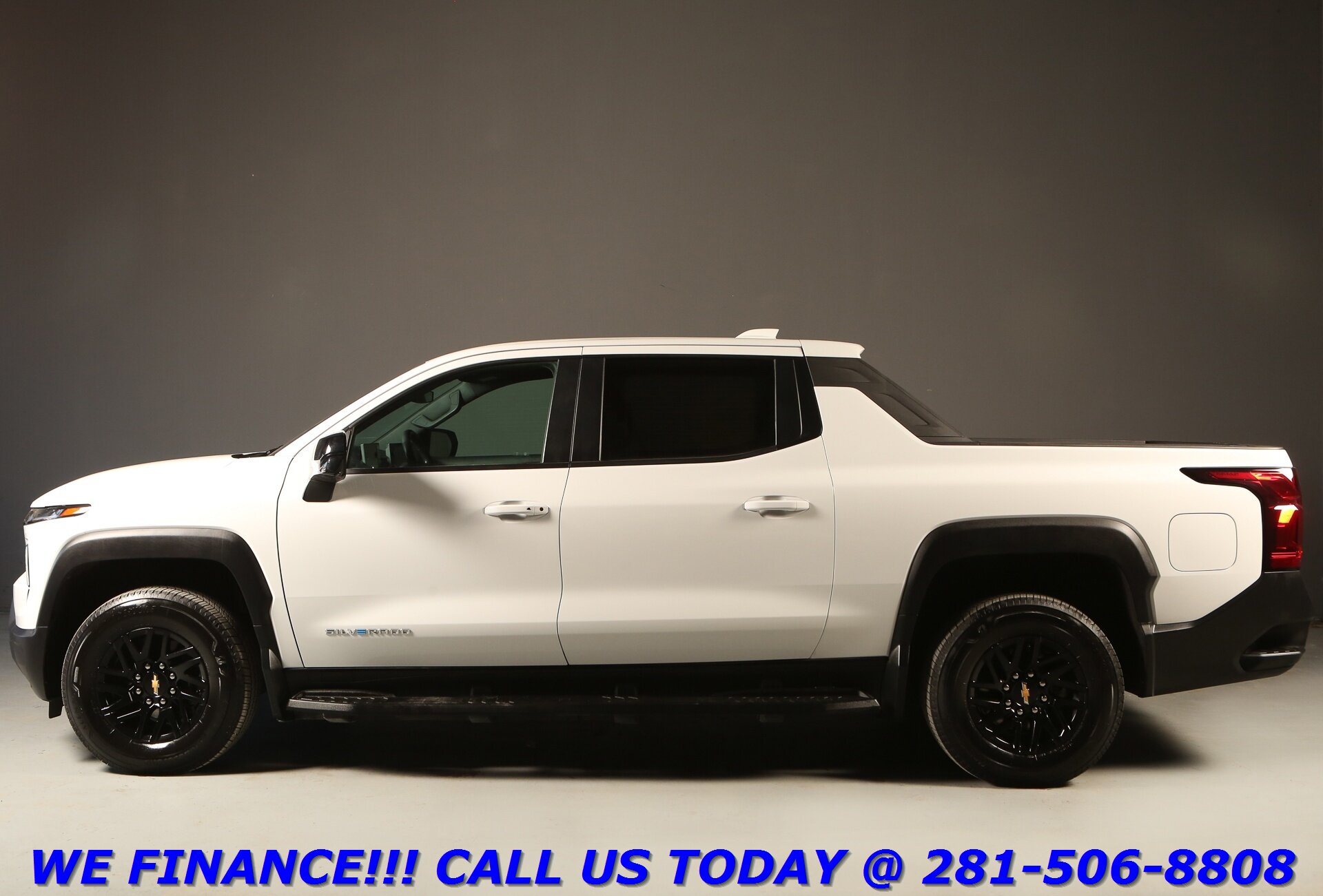 2024 Chevrolet Silverado EV photo 3