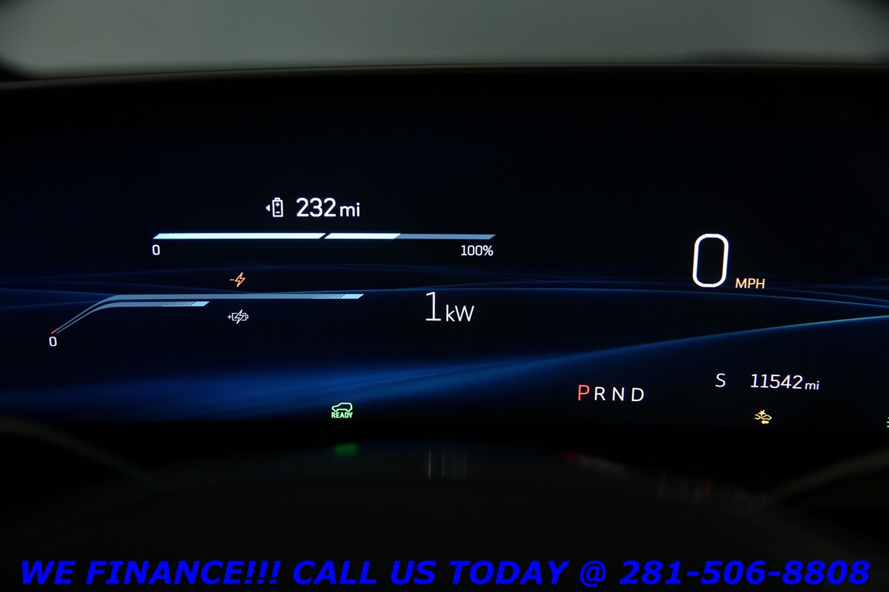 2024 Cadillac LYRIQ 2024 NAV PANOROOF ADAPTCRUISE BLIS 11K MLS   - Photo 15 - Houston, TX 77031