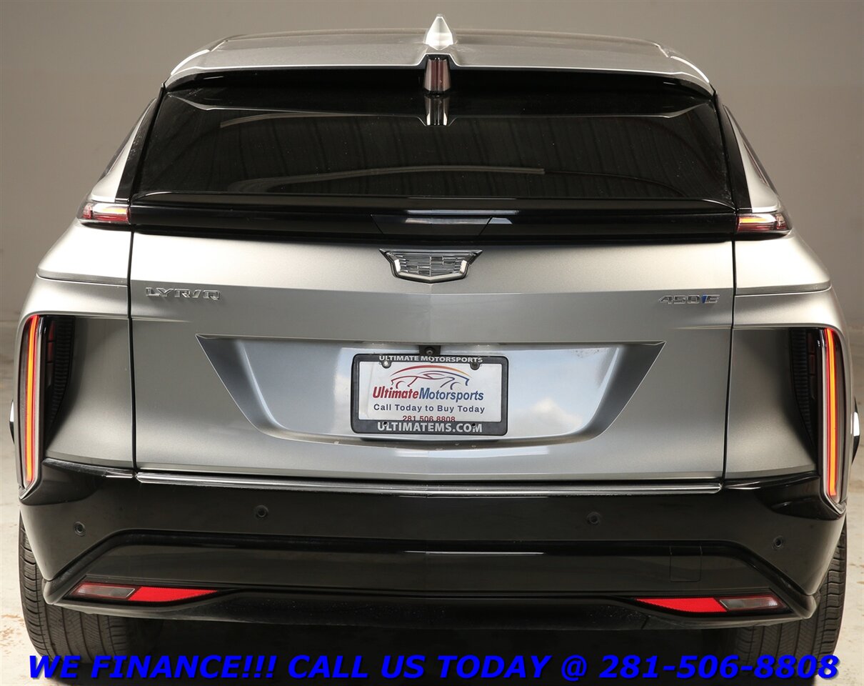 2024 Cadillac LYRIQ 2024 NAV PANOROOF ADAPTCRUISE BLIS 11K MLS   - Photo 5 - Houston, TX 77031