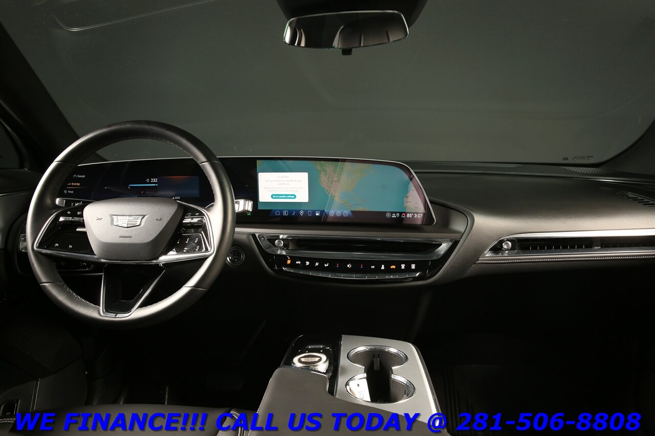 2024 Cadillac LYRIQ 2024 NAV PANOROOF ADAPTCRUISE BLIS 11K MLS   - Photo 3 - Houston, TX 77031