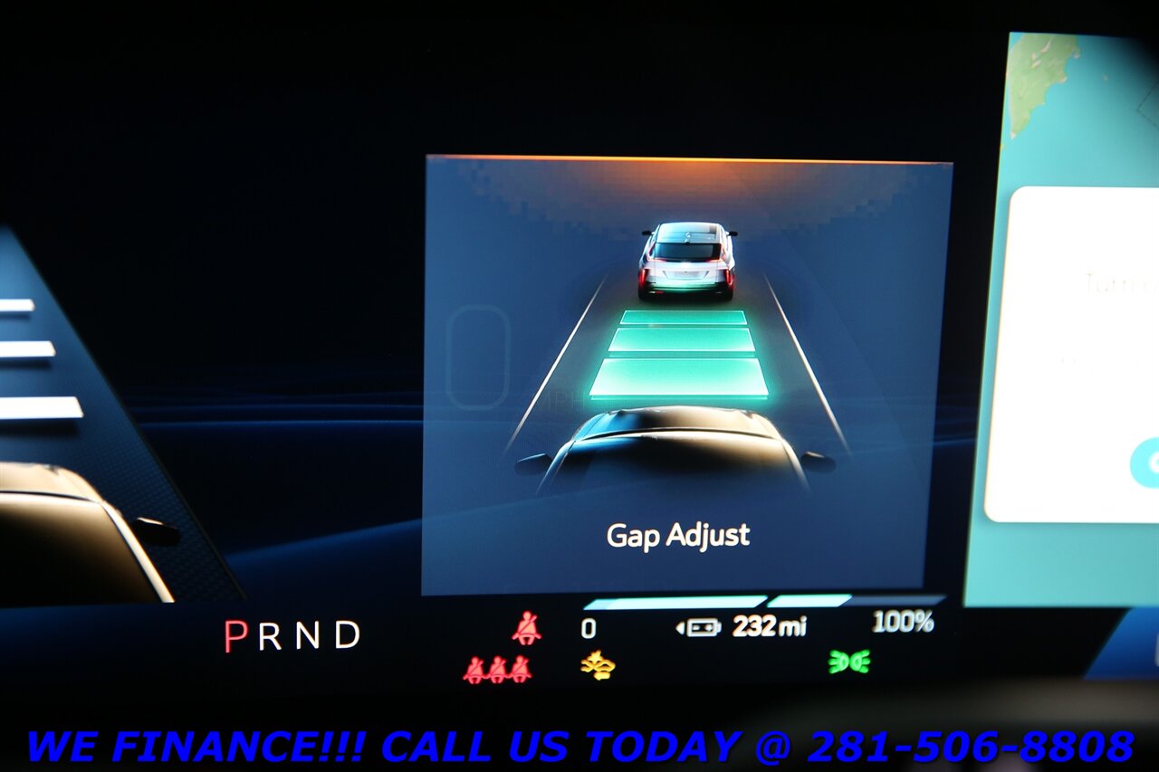 2024 Cadillac LYRIQ 2024 NAV PANOROOF ADAPTCRUISE BLIS 11K MLS   - Photo 16 - Houston, TX 77031