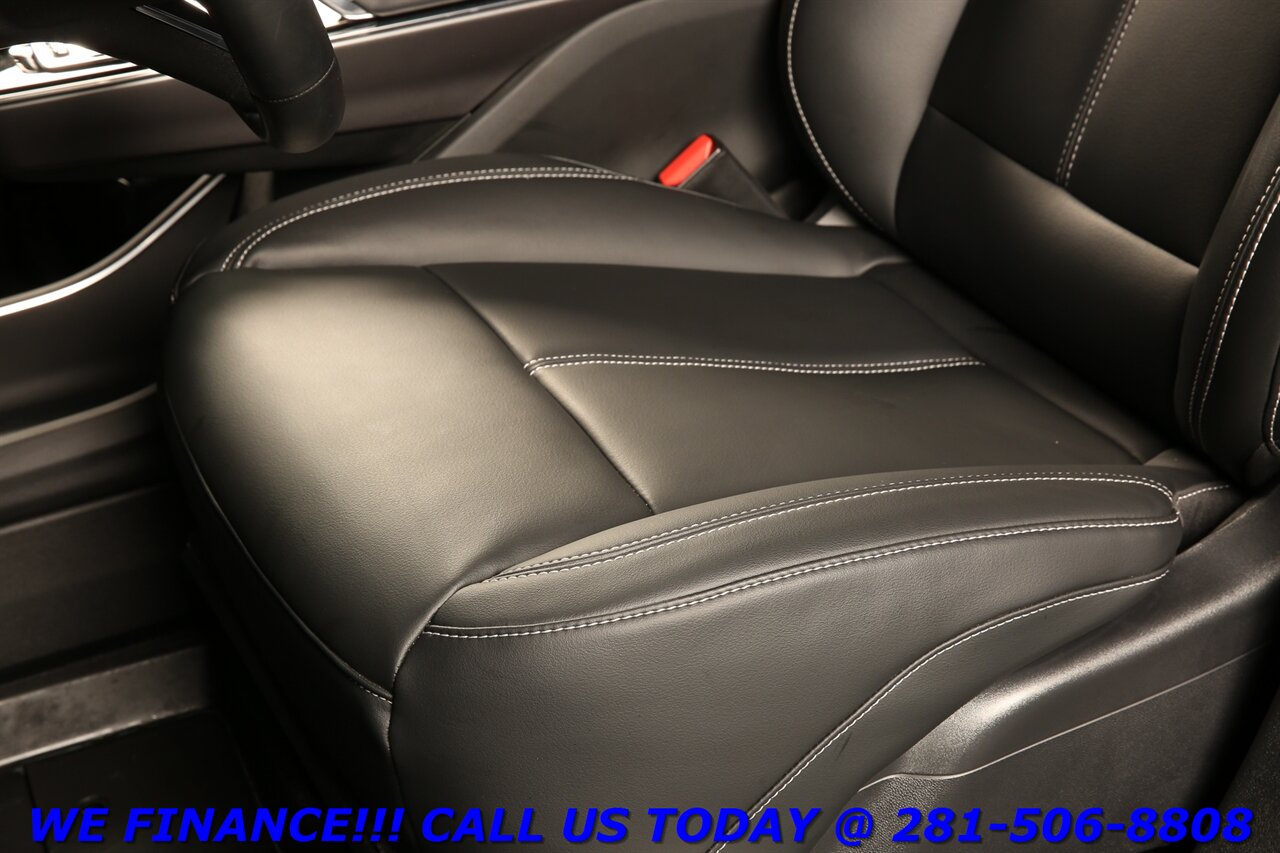 2024 Cadillac LYRIQ 2024 NAV PANOROOF ADAPTCRUISE BLIS 11K MLS   - Photo 13 - Houston, TX 77031