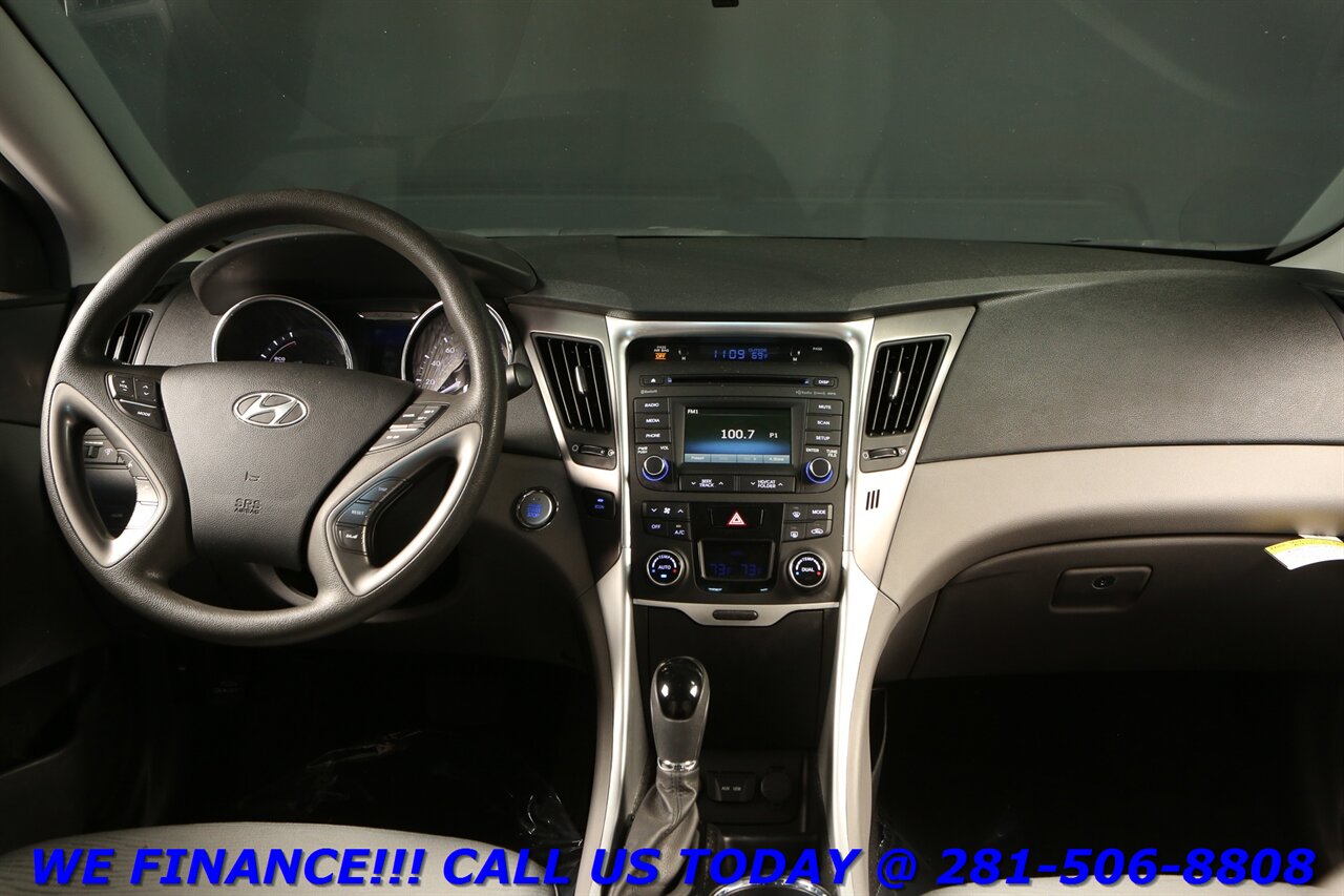 2015 Hyundai Sonata Hybrid 2015 CAMERA KEYLESS BLUETOOTH CRUISE 20K MLS!!!   - Photo 2 - Houston, TX 77031