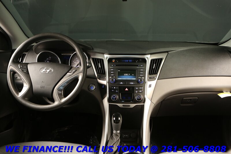 2015 Hyundai Sonata Hybrid 2015 CAMERA KEYLESS BLUETOOTH CRUISE 20K MLS!!!  