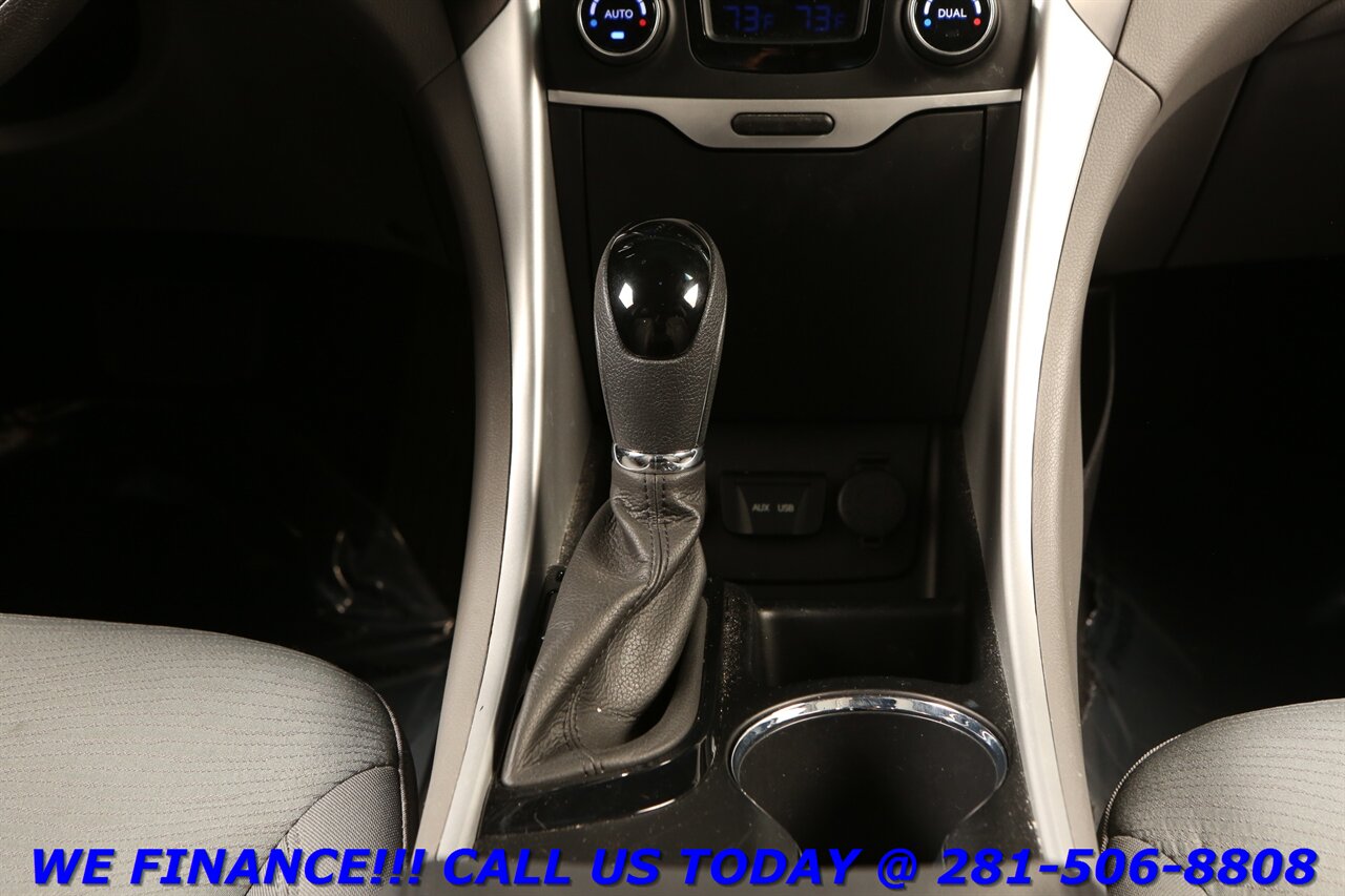 2015 Hyundai Sonata Hybrid 2015 CAMERA KEYLESS BLUETOOTH CRUISE 20K MLS!!!   - Photo 17 - Houston, TX 77031