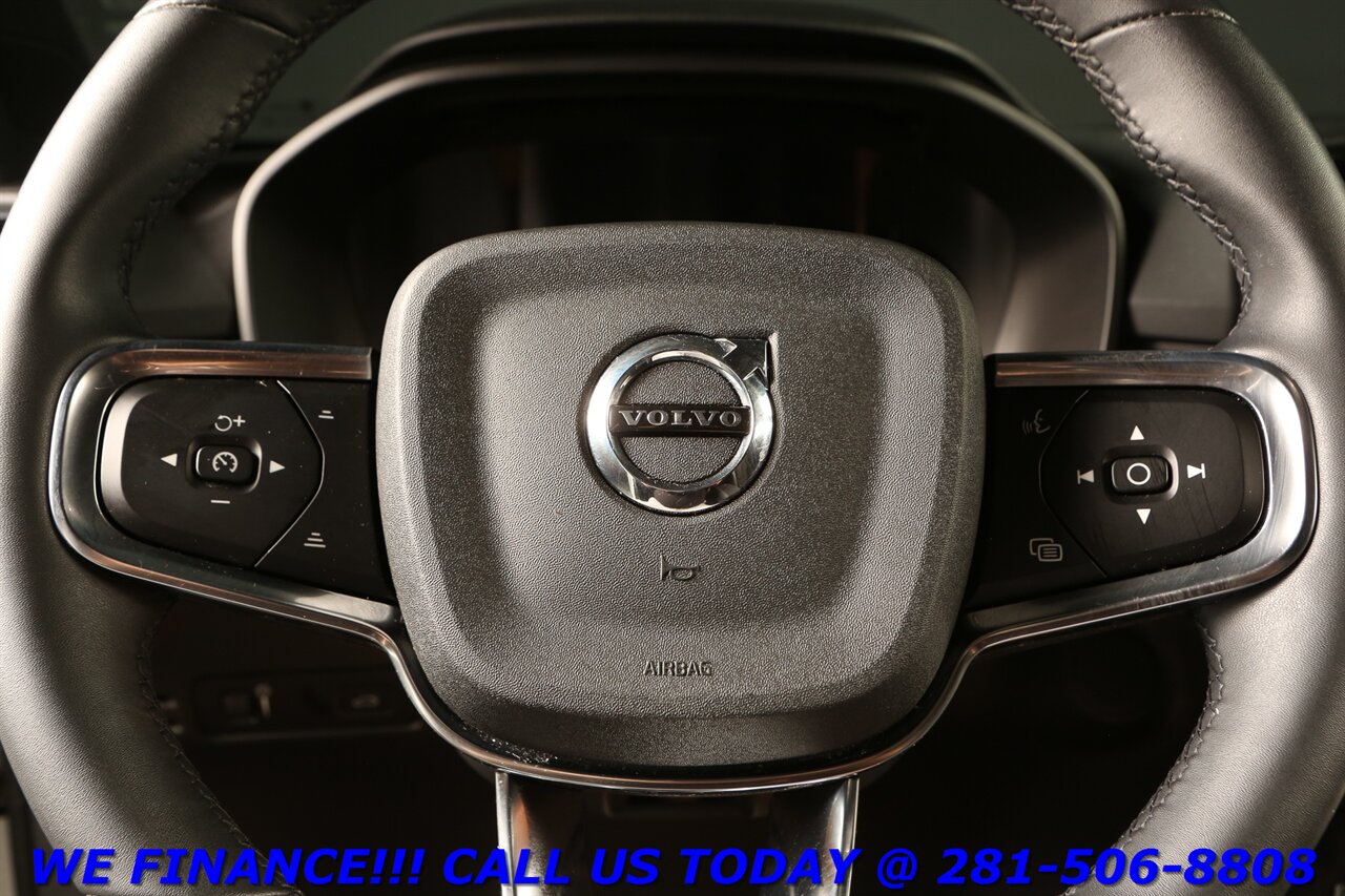 2022 Volvo XC40 Recharge 2022 P8 Twin Plus AWD CARPLAY PANO BLIS 54K   - Photo 14 - Houston, TX 77031