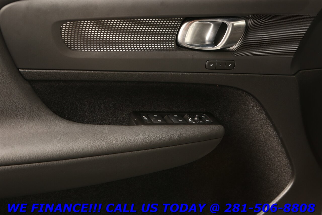 2022 Volvo XC40 Recharge 2022 P8 Twin Plus AWD CARPLAY PANO BLIS 54K   - Photo 9 - Houston, TX 77031