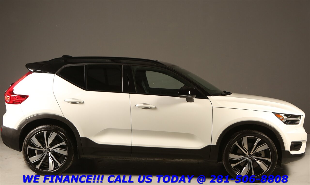 2022 Volvo XC40 Recharge 2022 P8 Twin Plus AWD CARPLAY PANO BLIS 54K   - Photo 25 - Houston, TX 77031