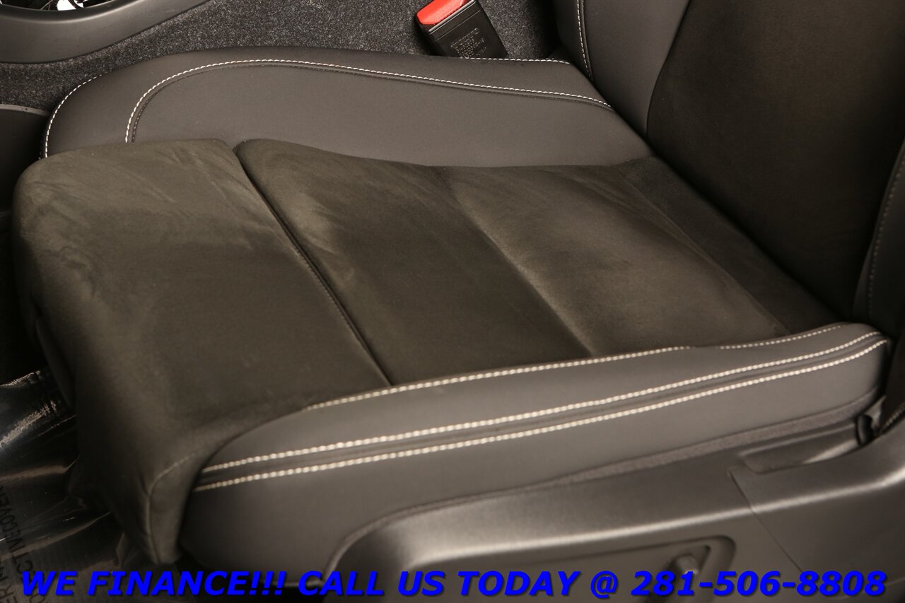 2022 Volvo XC40 Recharge 2022 P8 Twin Plus AWD CARPLAY PANO BLIS 54K   - Photo 13 - Houston, TX 77031