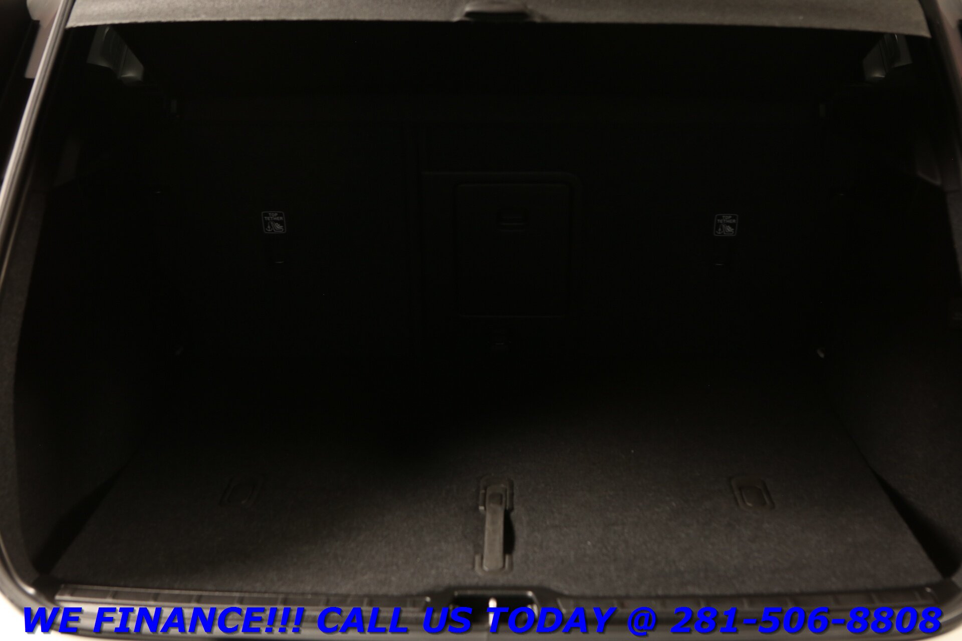 2022 Volvo XC40 Recharge P8 Twin Plus AWD photo 17